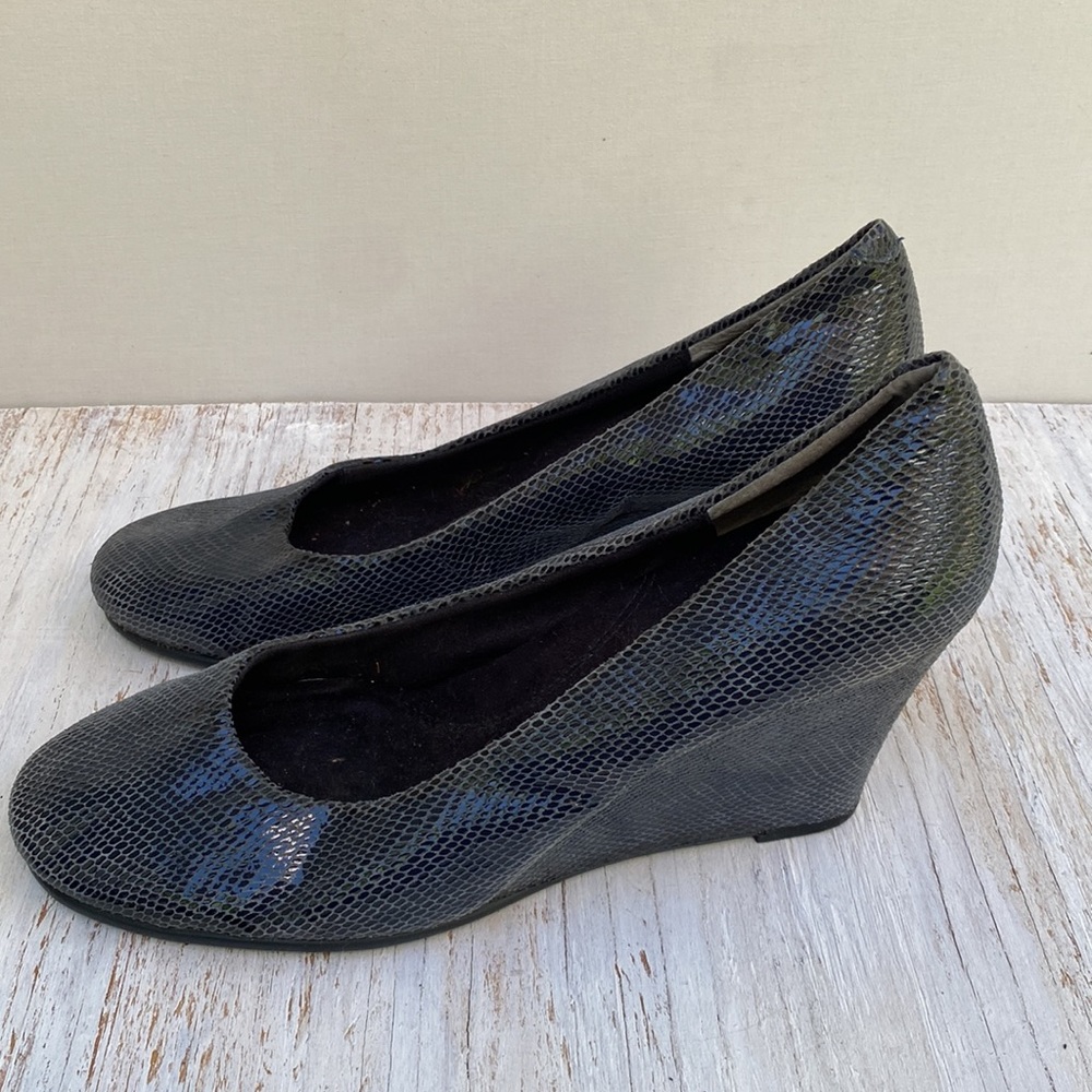 Wedge Pumps in Textured Black-Gray Patent